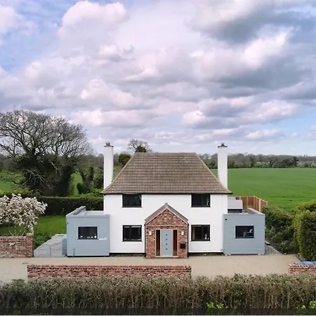 Covehithe House-Coastal Luxury- Sleeps 12-With Huge Swimspa! Wrentham Exterior photo