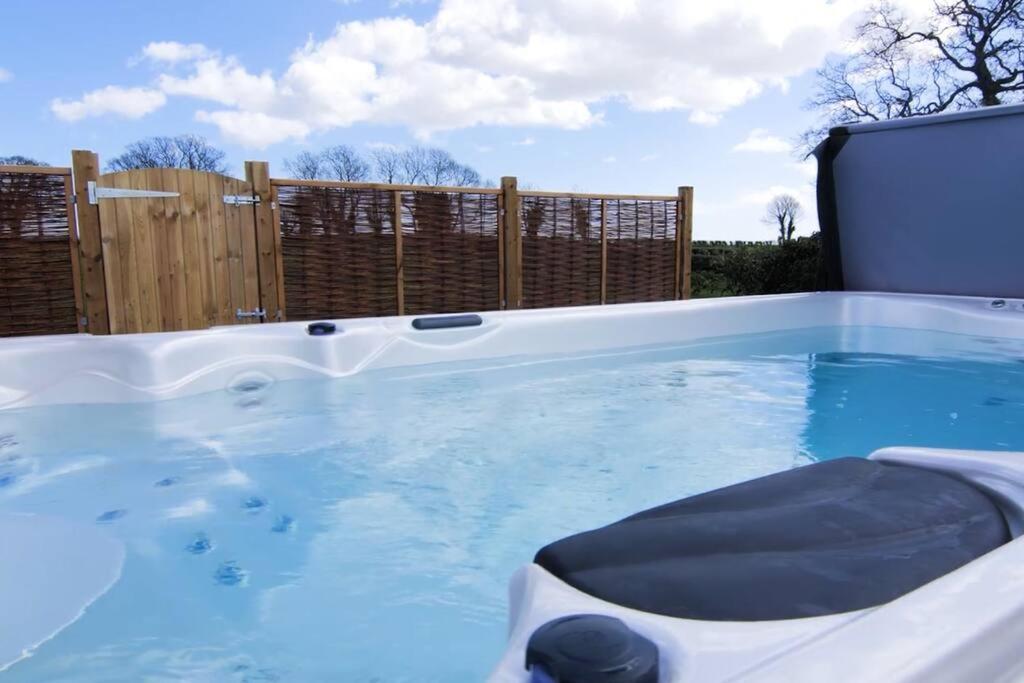 Holiday home Covehithe House-coastal Luxury- Sleeps 12-with Huge Swimspa! Wrentham