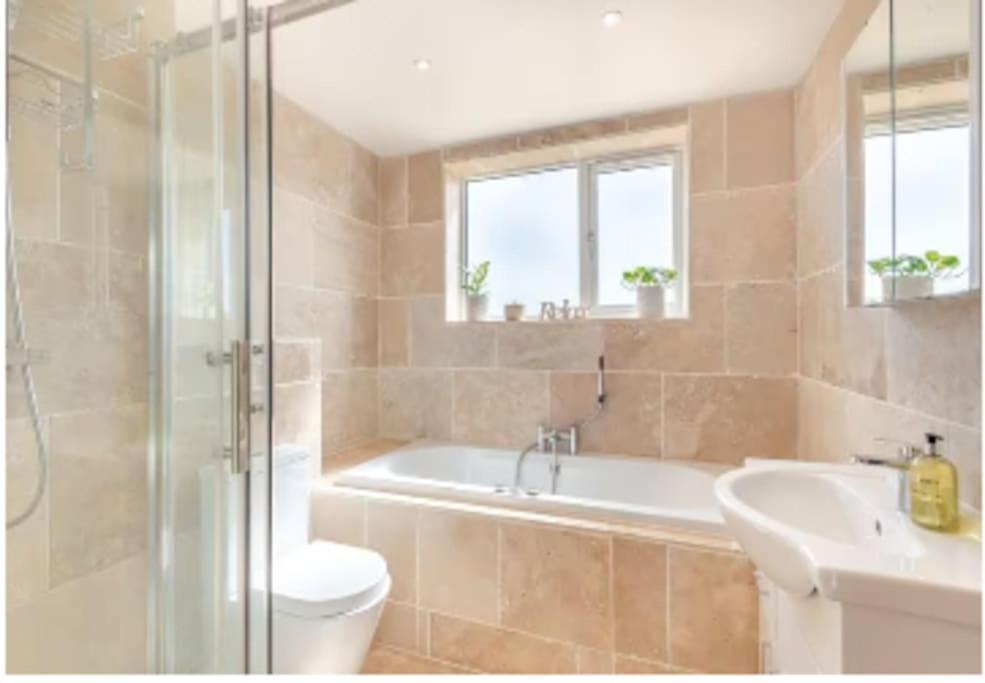 Covehithe House-coastal Luxury- Sleeps 12-with Huge Swimspa! Holiday home Wrentham