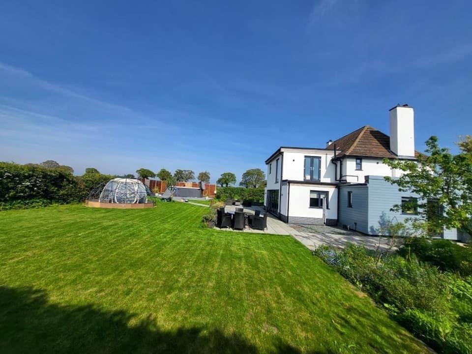 Holiday home Covehithe House-coastal Luxury- Sleeps 12-with Huge Swimspa!